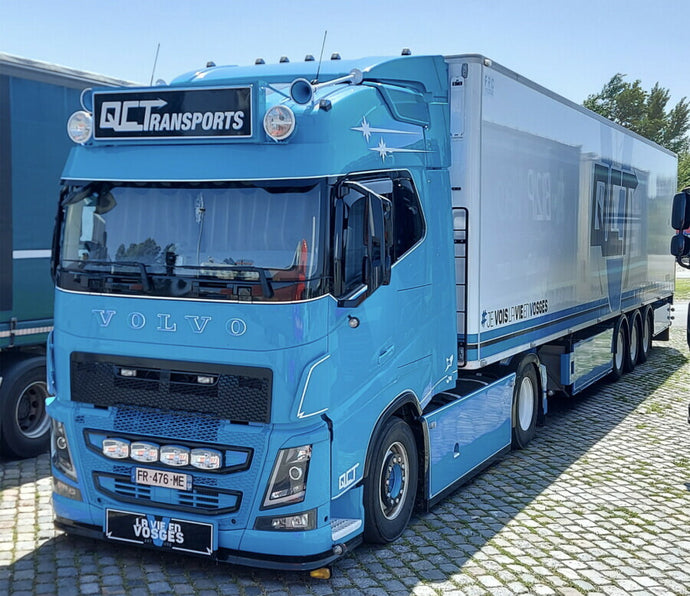 【予約】2022年発売予定QC TRANSPORT: VOLVO FH4 GLOBETROTTER 4X2 リーファートレーラー 3軸 トラック/WSI 建設機械模型 工事車両 1/50 ミニカー