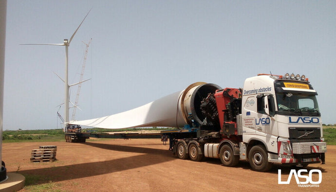 【予約】12月以降発売予定Laso; VOLVO FH4 GLOBETROTTER XL 8X4 NOOTEBOOM TELESTEPTRAILER ALFINGER PK150002 SH トラック/WSI 建設機械模型 工事車両 1/50 ミニカー