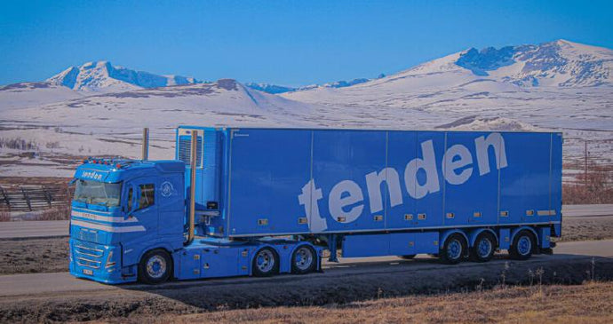 【予約】2023年3月以降発売予定Tenden; VOLVO FH5 SLEEPERCAB 6X4 REEFER TRAILER 3軸 トラック /建設機械模型 工事車両 WSI 1/50 ミニチュア