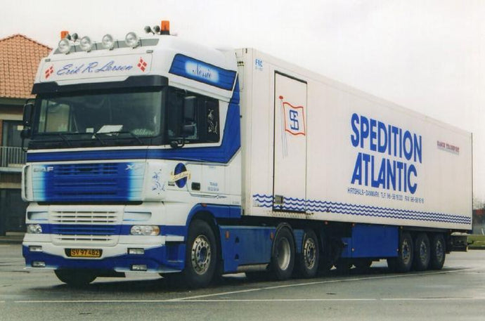 【予約】2023年3月以降発売予定Erik R. Larsen; DAF XF 95 SUPER SPACE CAB 6X2 TAG AXLE REEFER TRAILER 3軸 トラック /建設機械模型 工事車両 WSI 1/50 ミニチュア