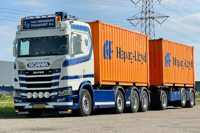 【予約】12月以降発売予定VAN WONDEREN BEESD BV; SCANIA S NORMAL CS20N 8X2 TAG AXLE RIGED DRAWBAR CONTAINER COMBI - 7軸 + 2X 20FT CONTAINER トラック /建設機械模型 工事車両 WSI 1/50 ミニチュア