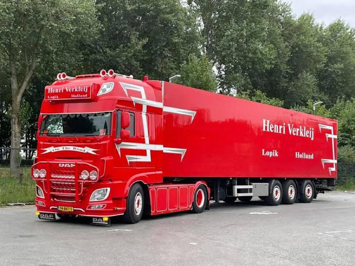 【予約】2023年3月以降発売予定Henri Verkleij; DAF XF SUPER SPACE CAB MY2017 4X2 REEFER TRAILER 3軸 トラック /建設機械模型 工事車両 WSI 1/50 ミニチュア