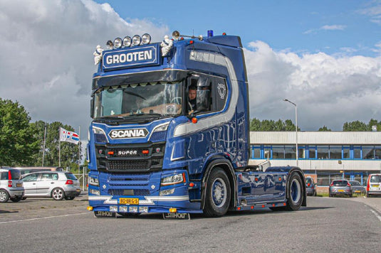 【予約】2024年発売予定MAIK GROOTEN TRANSPORT; SCANIA R HIGHLINE CR20H 4X2 トラック トラクタ /WSI 1/50 建設機械模型