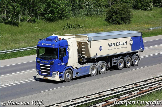 【予約】2024年発売予定VAN DALEN SLOOP EN ASBEST BV; SCANIA R NORMAL CR20N 6X2 TIPPER TRAILER  3軸 トラック /WSI 1/50 建設機械模型