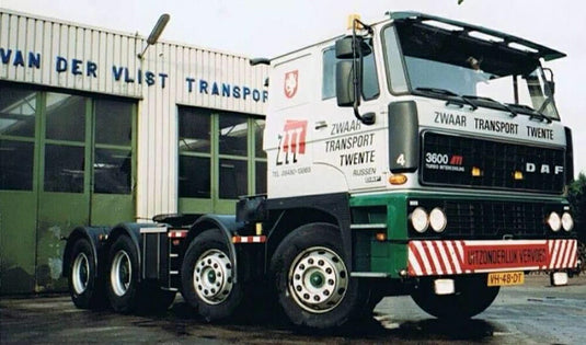 【予約】2024年発売予定ZWAAR TRANSPORT TWENTE; DAF 3600 8X4 トラクタトラック /WSI 1/50 建設機械模型 ミニチュア