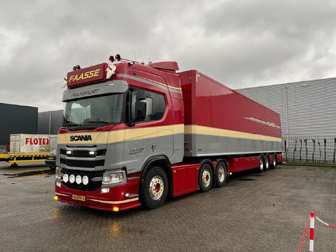 【予約】2024年発売予定FAASSE TRANSPORT; SCANIA R HIGHLINE CR20H 6X2 TWIN STEER BOX TRAILER  3軸 トラック / WSI 1/50建設機械模型　ミニチュア