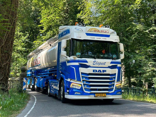 【予約】4-6月以降発売予定VAN DE BRUG ELSPEET; DAF XF SH WITH SKY LIGHTS 4X2 ANIMALFEED BULK TRAILER - 3 AXLE トラック /WSI  1/50 建設機械模型 工事車両