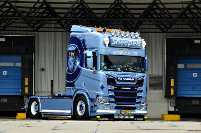 【予約】2019年4-6月以降発売予定Sneepels Transport SCANIA R HIGHLINE | CR20H 4X2 トラック トラクタ/建設機械模型 工事車両 WSI 1/50 ミニチュア