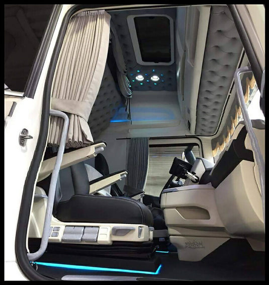 【予約】2019年4-6月以降発売予定Transports Lampe SCANIA S HIGHLINE CS20H 4x2 トラック トラクタ/建設機械模型 工事車両 WSI 1/50 ミニチュア