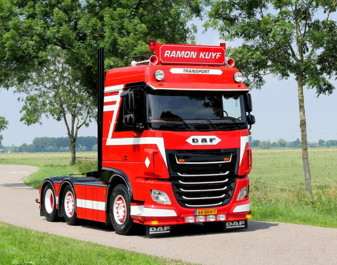 【予約】5-8月以降発売予定DAF XF SPACE CAB MY2017 6X2 TWINSTEER トラック トラクタヘッド WSI 1/50 建設機械 模型ミニカー  はたらく車重機