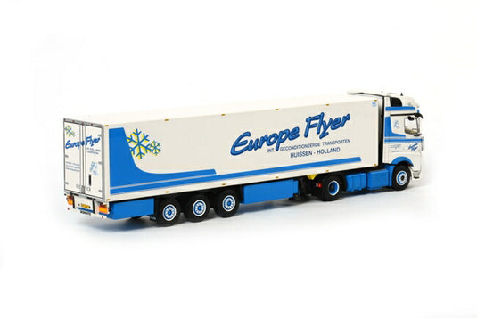 Europe Flyer メルセデスベンツアクトロス Giga Space リーファートレーラー Thermoking　3軸 トラック /WSI 1/50 建設機械模型　ミニカー