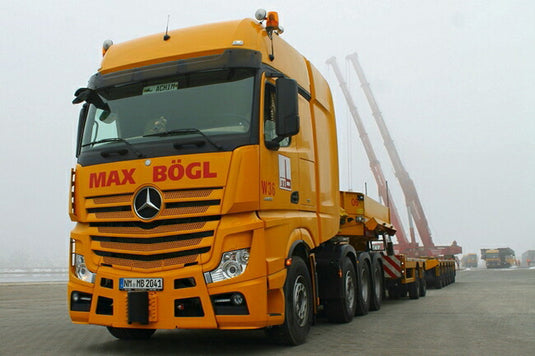【予約】7-9月以降発売予定Max Bogl メルセデスベンツアクトロス SLT Giga Space 8x4 Broshuis SL 100 tonner 2+6 トレーラー トラック /WSI 建設機械模型 工事車両 1/50 ミニチュア 重機