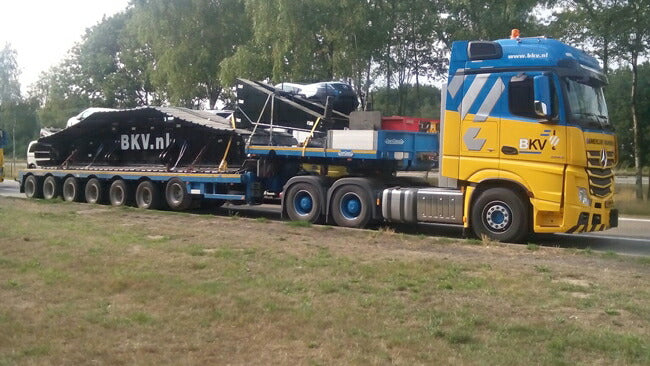 【予約】2016年4-6月以降発売予定BKV メルセデスベンツアクトロス Big Space Broshuis SL 100 tonner トレーラー7軸　トラック　/WSI 建設機械模型 工事車両 1/50 ミニチュア