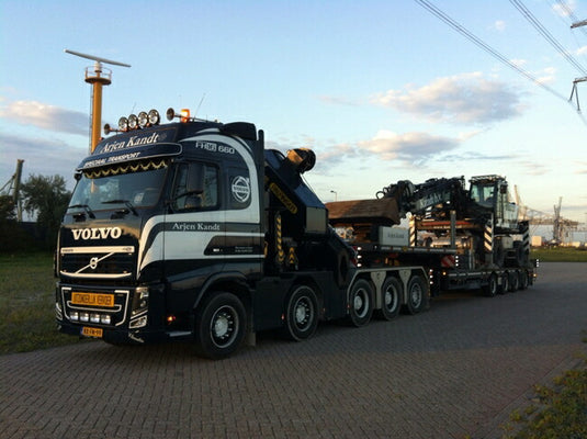 【予約】2016年4-6月以降発売予定Arjen Kandt VOLVOボルボ FH3 Globetrotter Semi Lowloader 4軸　底床セミ　/WSI 建設機械模型 工事車両 1/50 ミニチュア