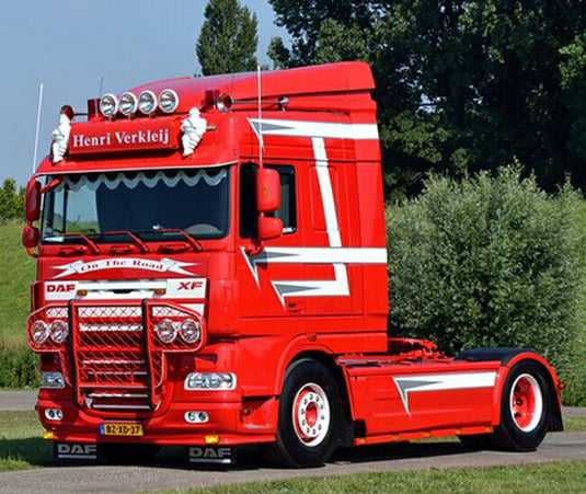 【予約】10-12月以降発売予定Henri Verkleij DAF XF 105 Space Cab トラクタ /WSI 建設機械模型 工事車両 1/50 ミニチュア