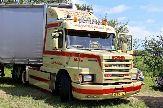 【予約】10-12月以降発売予定Peter E. Nielsen SCANIA T113/T143 Streamline トラック /WSI  建設機械模型 工事車両 1/50 ミニチュア