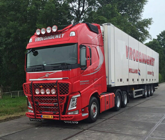 【予約】10-12月以降発売予定Vroegindewey Volvo FH4 Globetrotter XL リーファートレーラー Carrier 3軸 トラック /WSI  建設機械模型 工事車両 1/50 ミニチュア